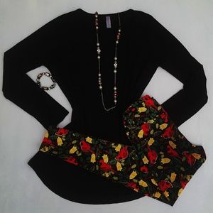 One size Lularoe holiday leggings.